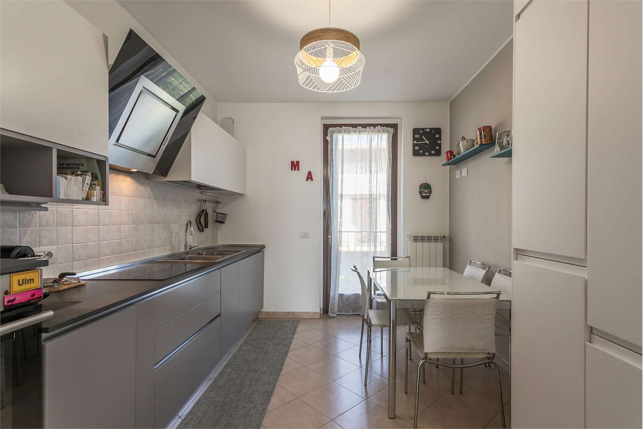 VENDITA 3 Locali, Busnago, 168.000 Euro