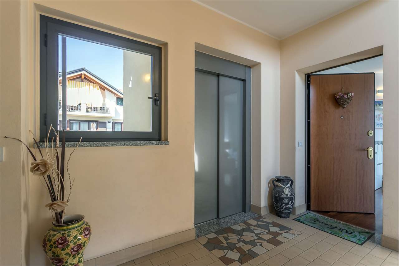 VENDITA 3 Locali, Busnago, 168.000 Euro