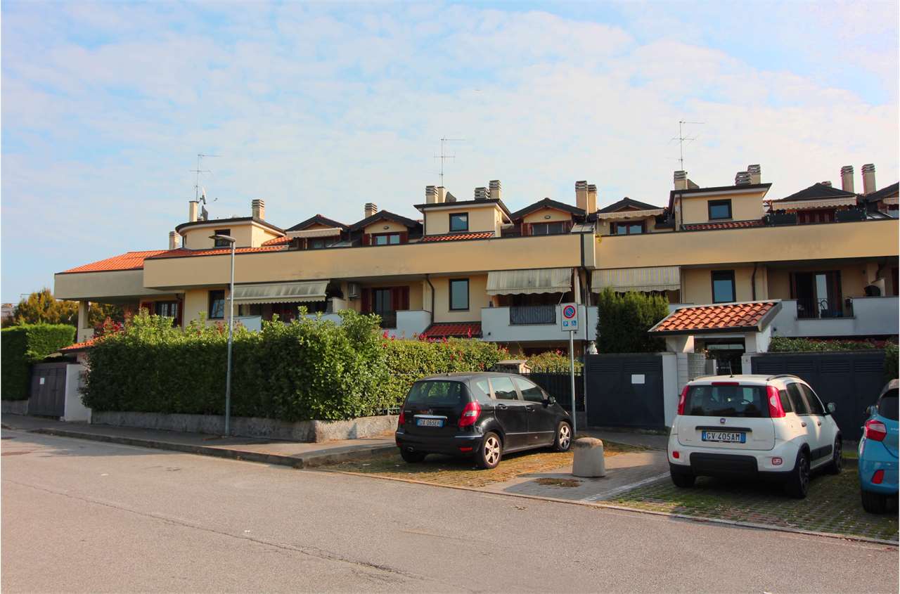 VENDITA 2 Locali, Trezzano Rosa, 96.000 Euro