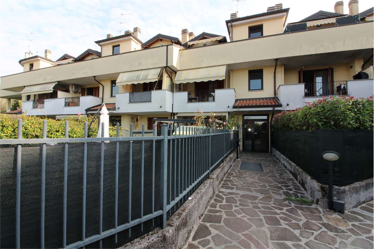 VENDITA 2 Locali, Trezzano Rosa, 96.000 Euro