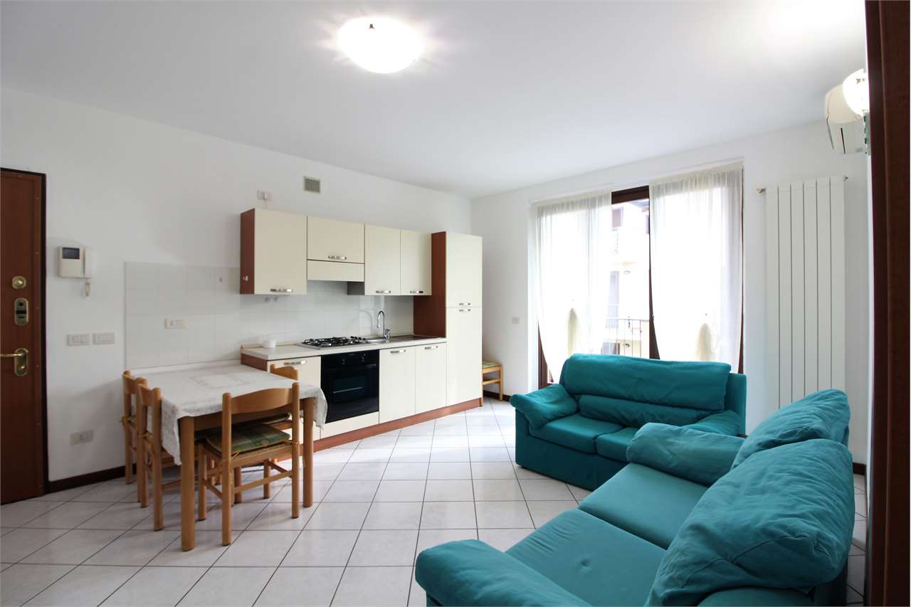 AFFITTO 2 Locali, Busnago, 600 Euro