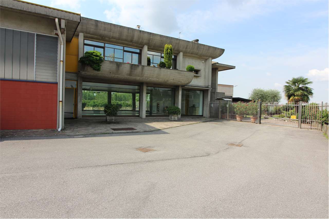 AFFITTO 2 Locali, Roncello, 21.600 Euro