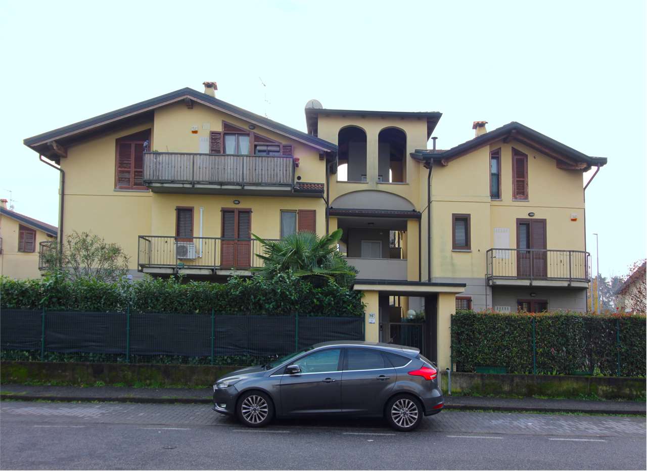 AFFITTO 2 Locali, Basiano, 590 Euro