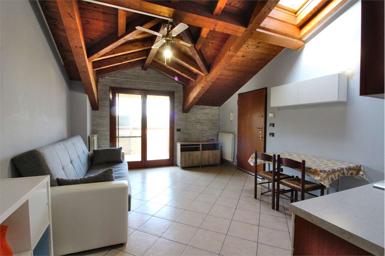 VENDITA 2 Locali, Trezzano Rosa, 96.000 Euro