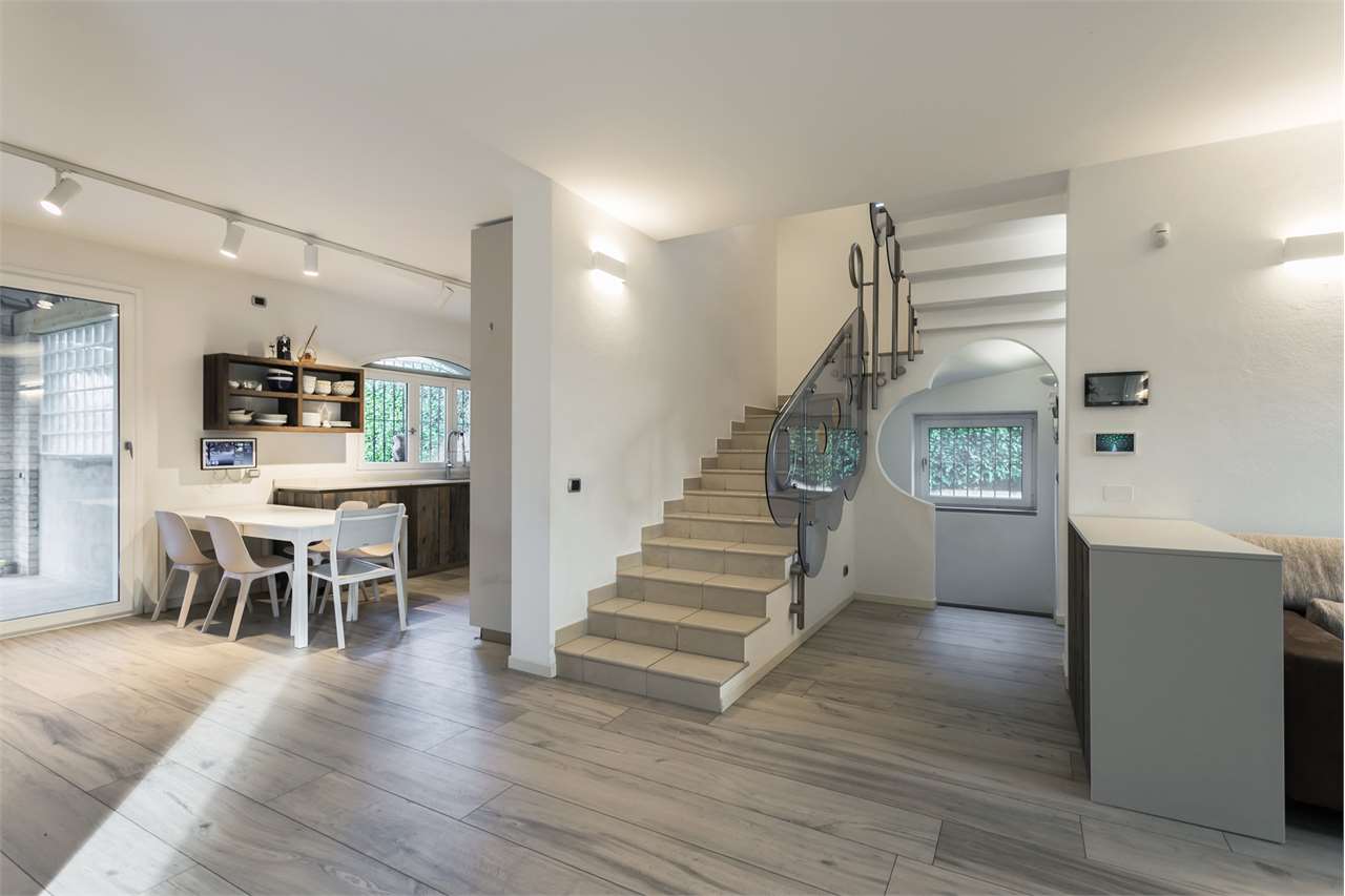 VENDITA Villa, Busnago, 450.000 Euro