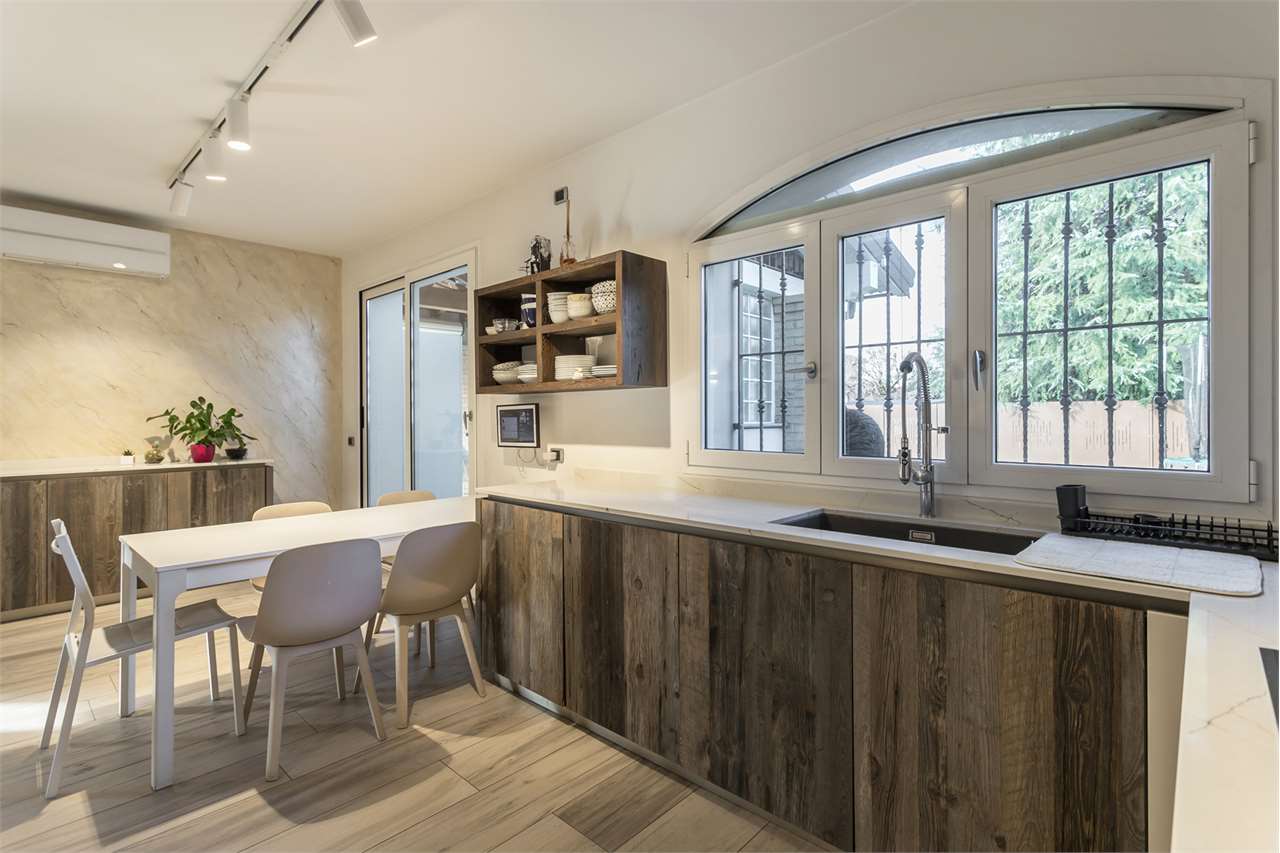 VENDITA Villa, Busnago, 450.000 Euro