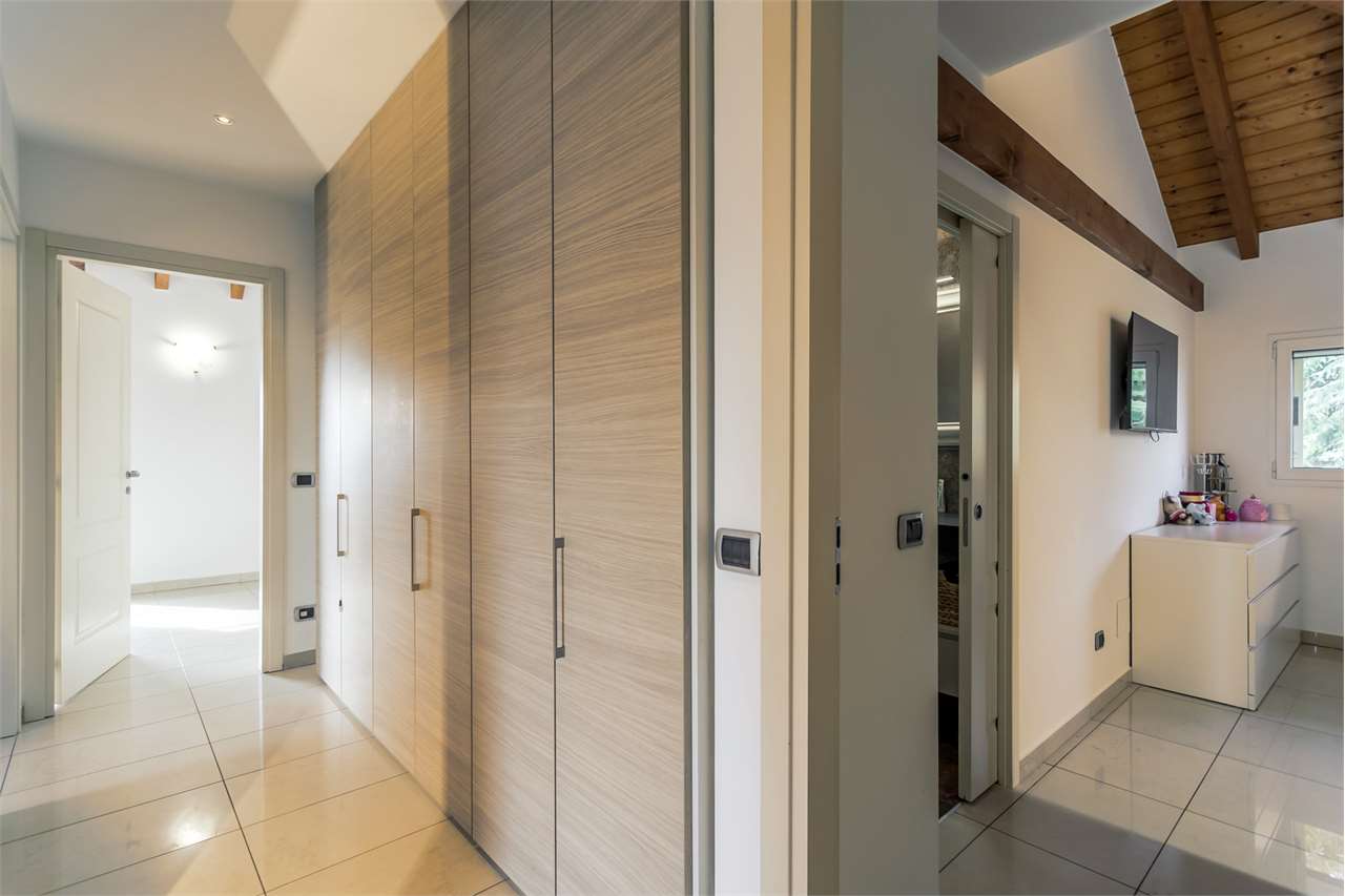 VENDITA Villa, Busnago, 450.000 Euro