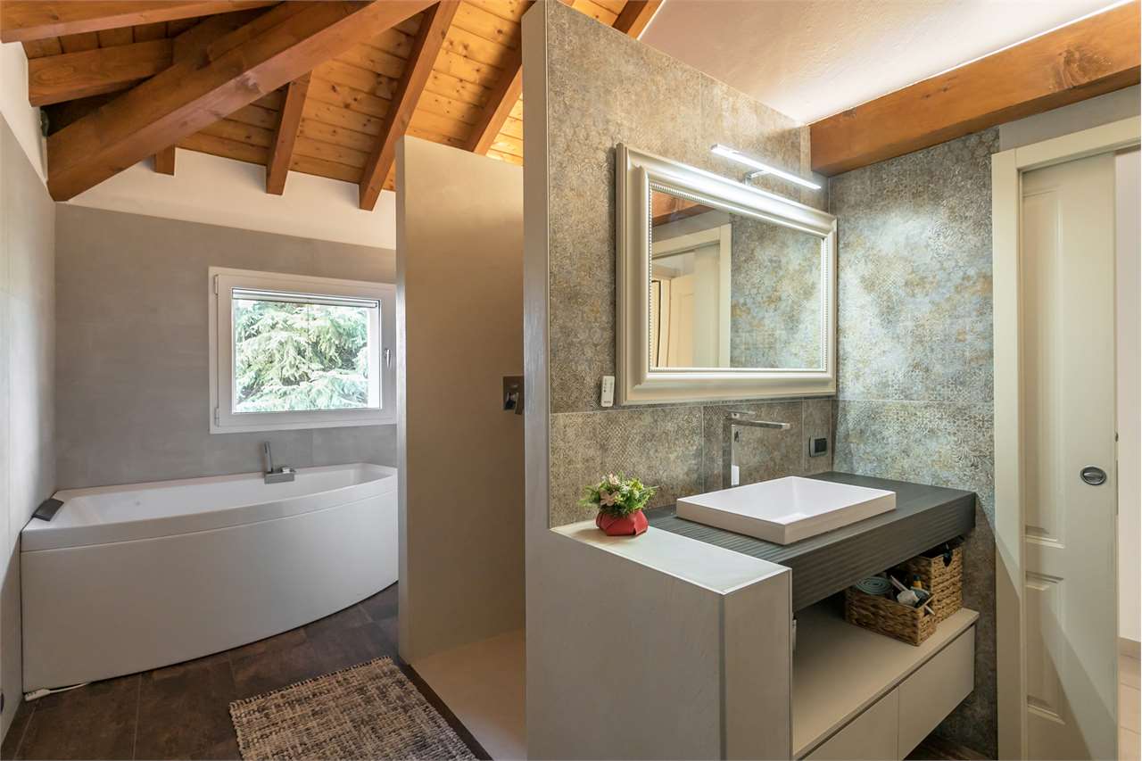 VENDITA Villa, Busnago, 450.000 Euro