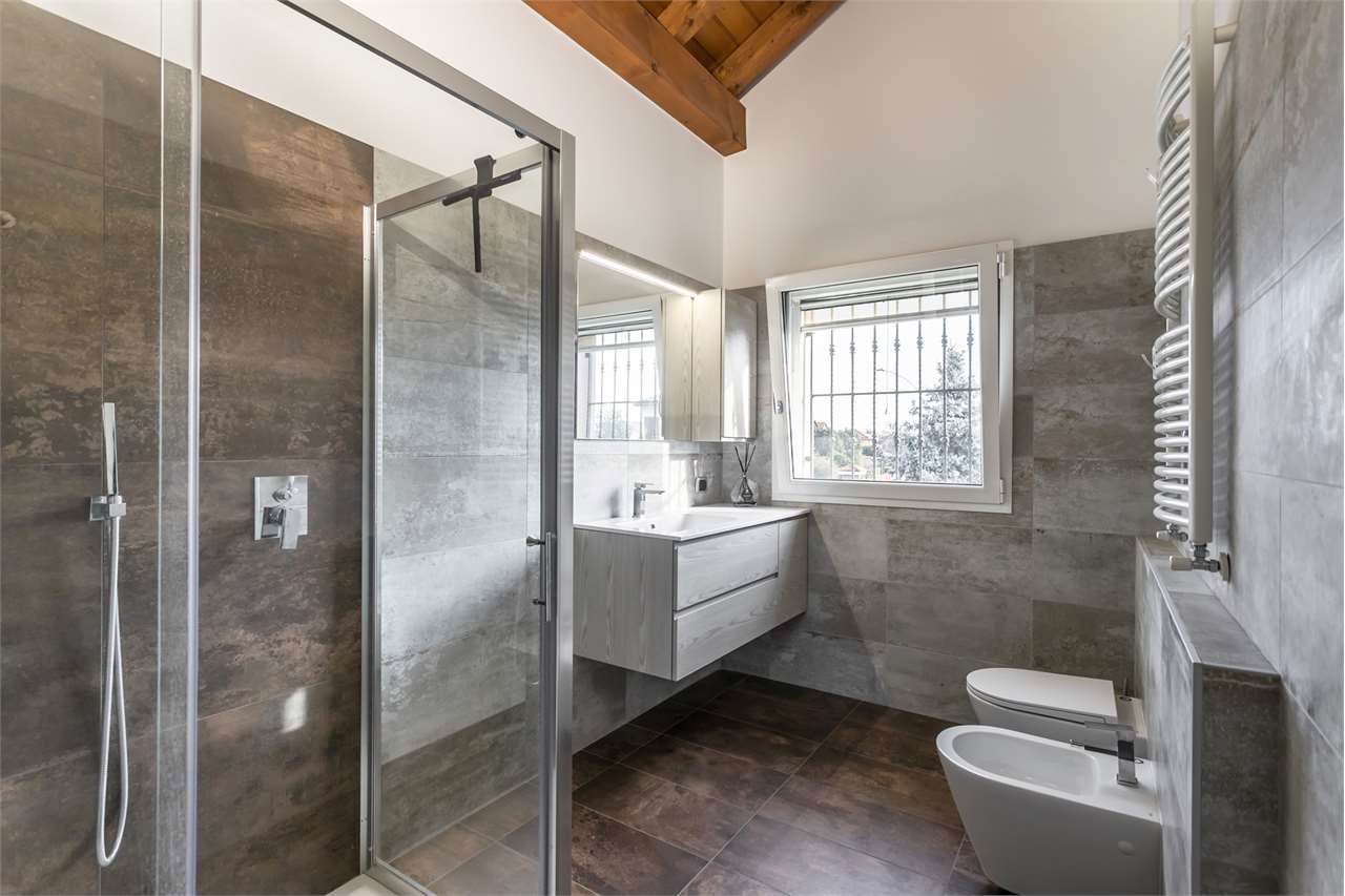 VENDITA Villa, Busnago, 450.000 Euro