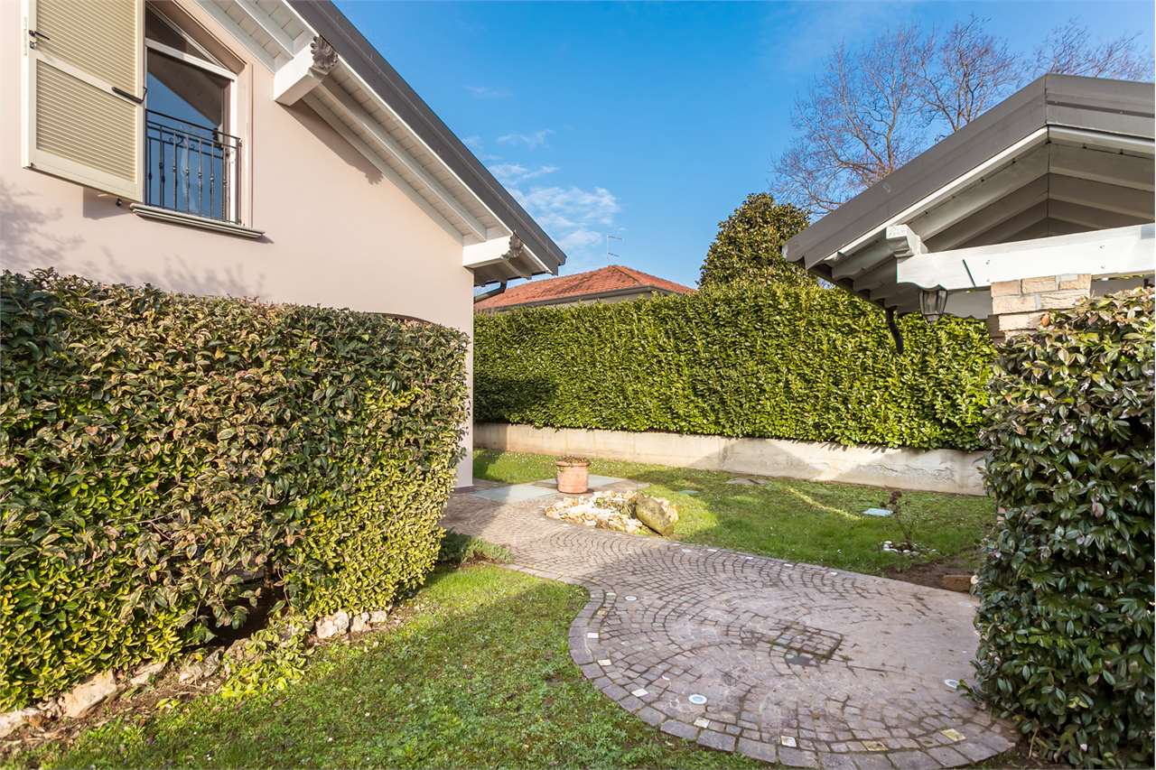 VENDITA Villa, Busnago, 450.000 Euro