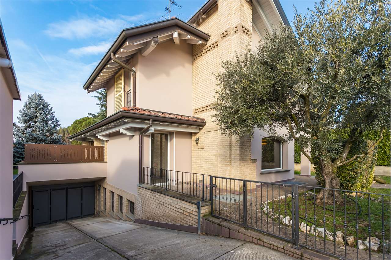 VENDITA Villa, Busnago, 450.000 Euro