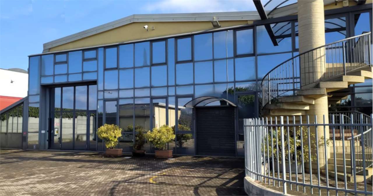 AFFITTO Capannone, Verderio, 3.333 Euro