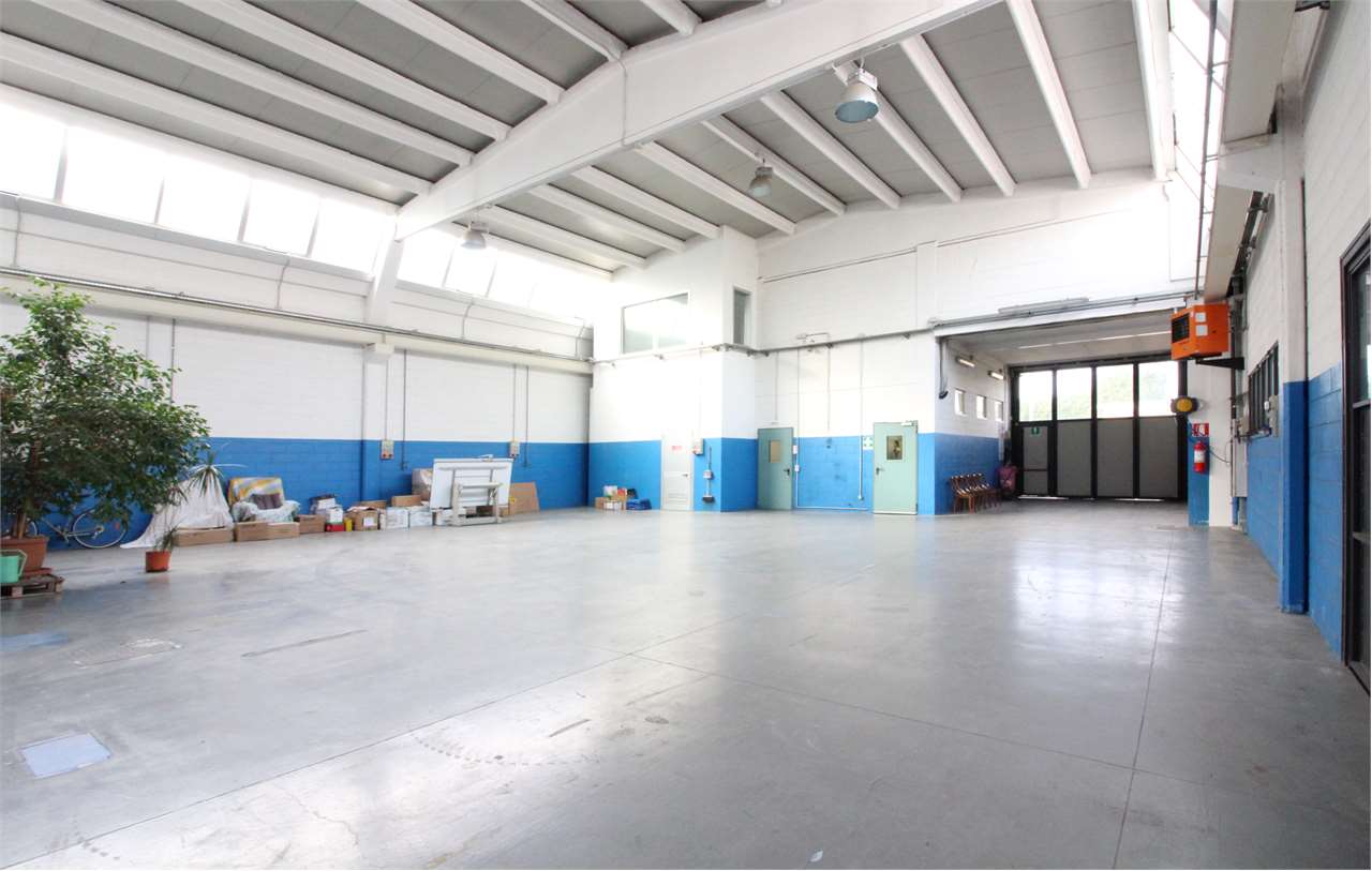 AFFITTO Capannone, Verderio, 3.333 Euro