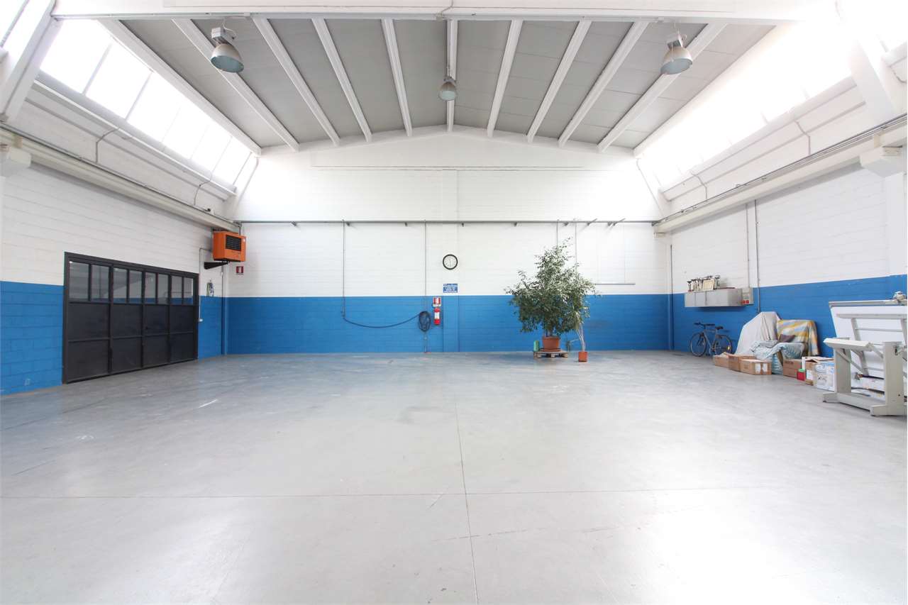 AFFITTO Capannone, Verderio, 3.333 Euro