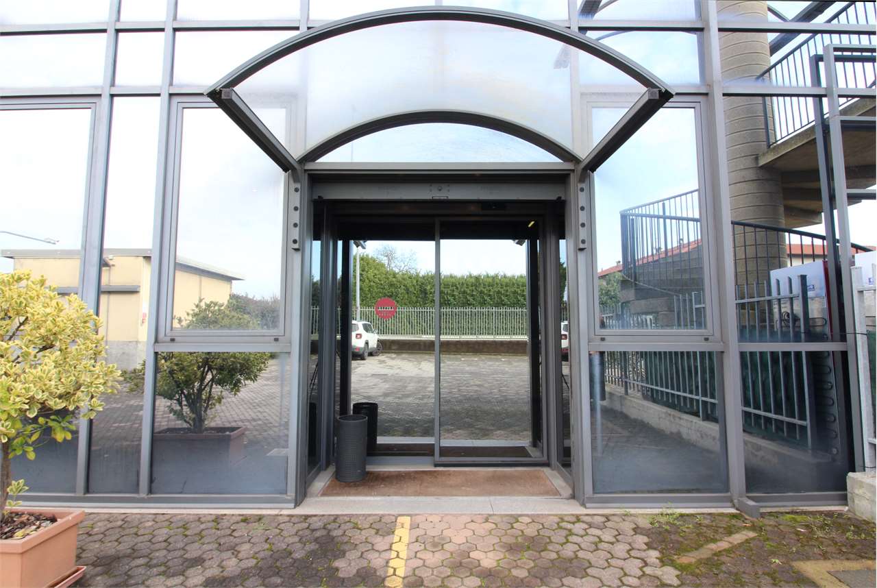 AFFITTO Capannone, Verderio, 3.333 Euro