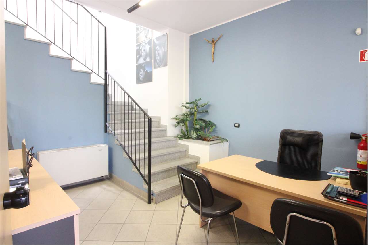 AFFITTO Capannone, Verderio, 3.333 Euro