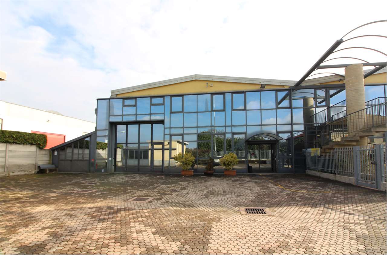 AFFITTO Capannone, Verderio, 3.333 Euro