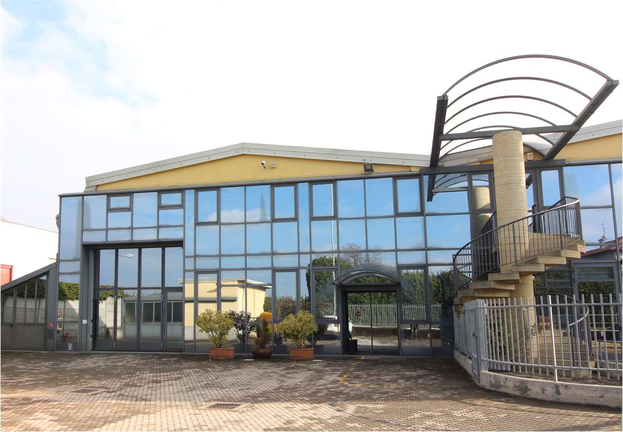 AFFITTO Capannone, Verderio, 3.333 Euro