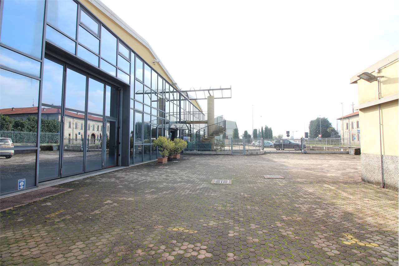 AFFITTO Capannone, Verderio, 3.333 Euro