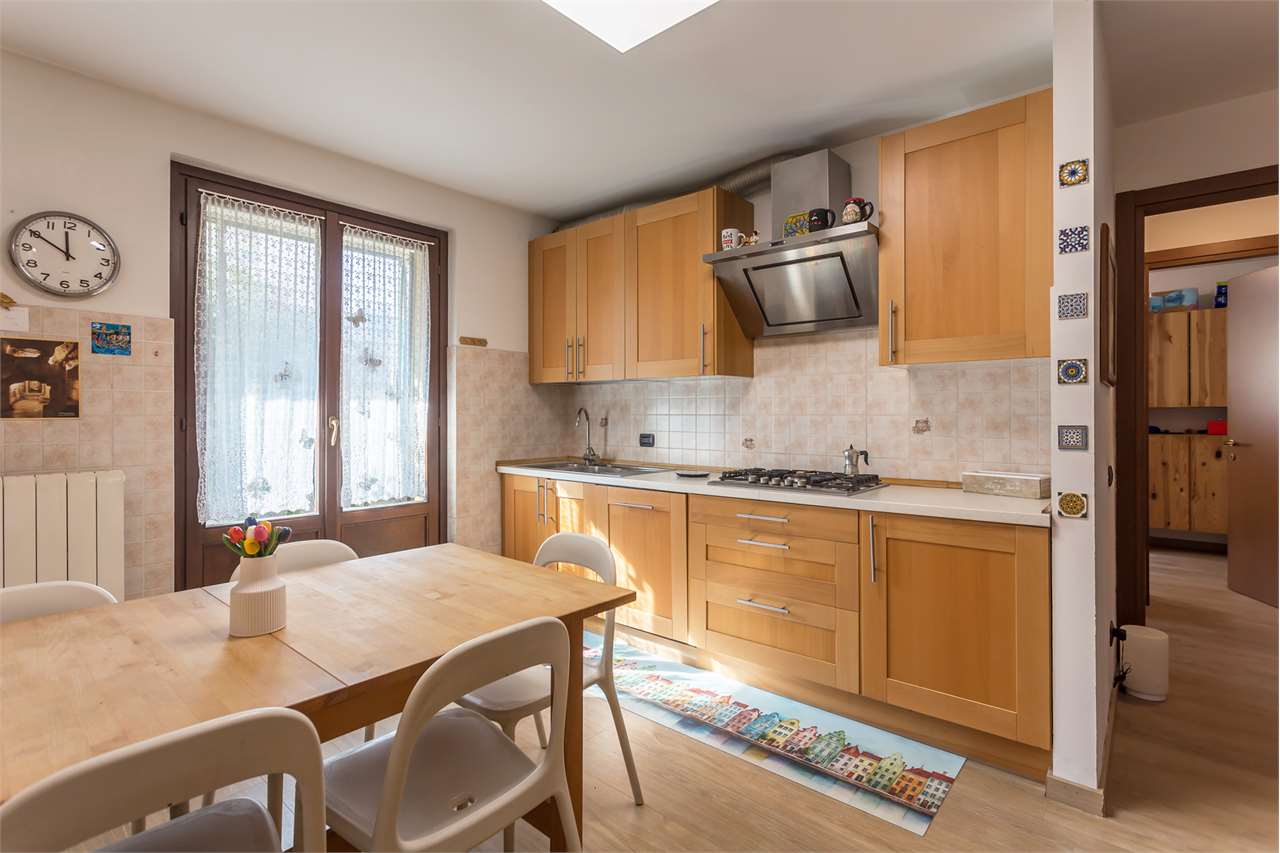 VENDITA 4 Locali, Villasanta, 289.000 Euro