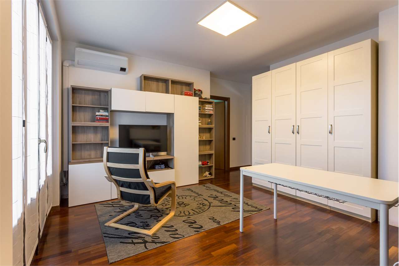 VENDITA 4 Locali, Villasanta, 289.000 Euro