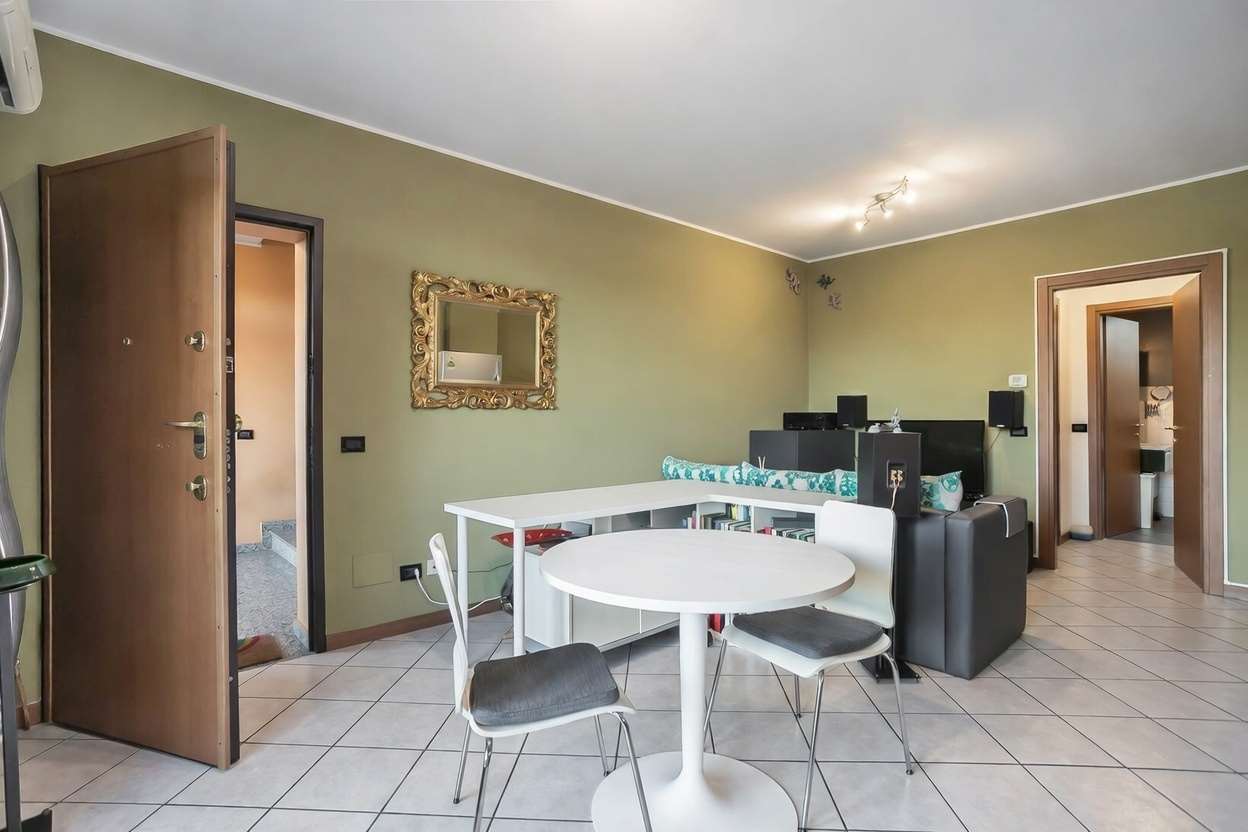 VENDITA 2 Locali, Trezzano Rosa, 147.000 Euro