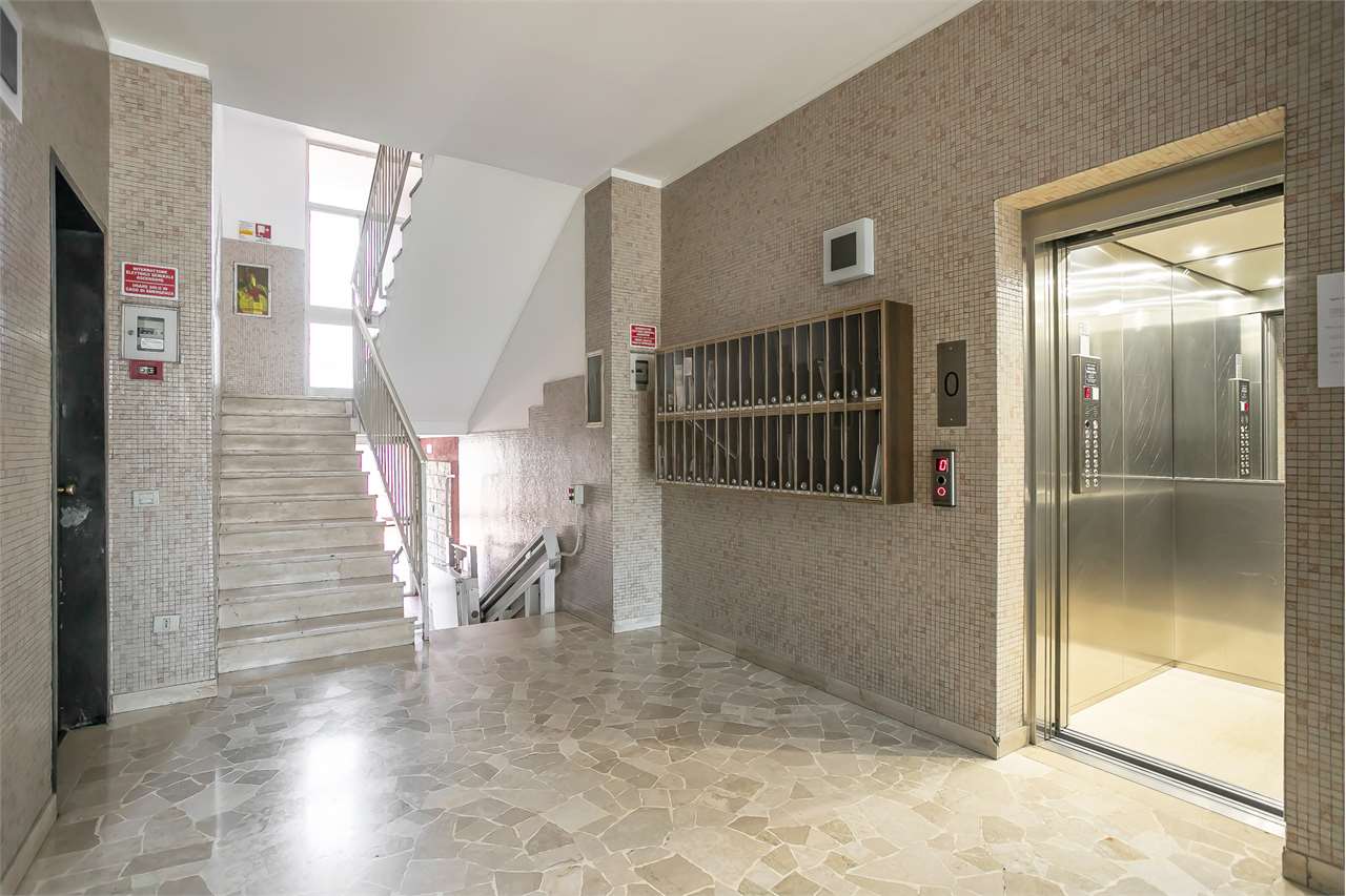 VENDITA 2 Locali, Cologno Monzese, 180.000 Euro