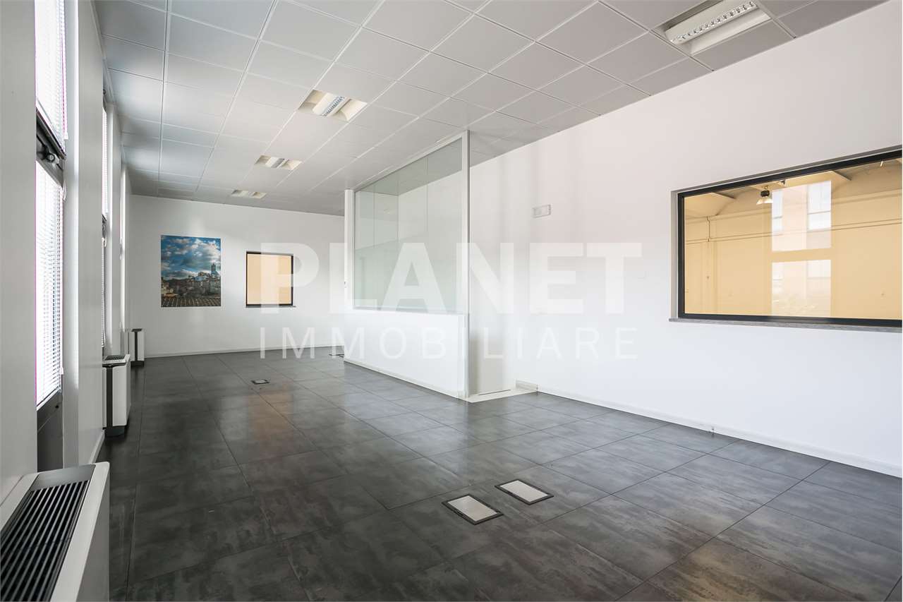 AFFITTO Capannone, Bernareggio, 3.750 Euro