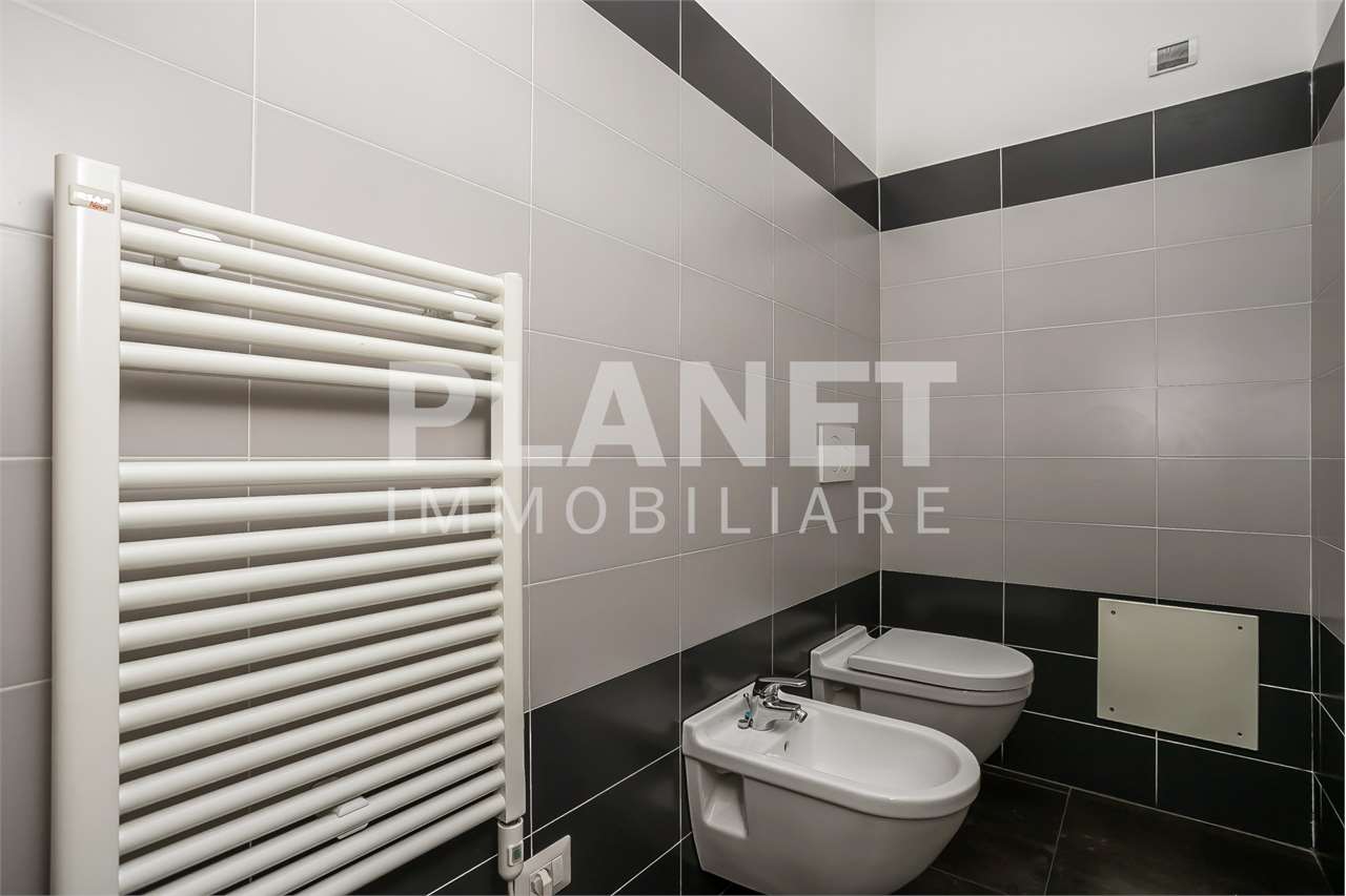 AFFITTO Capannone, Bernareggio, 3.750 Euro