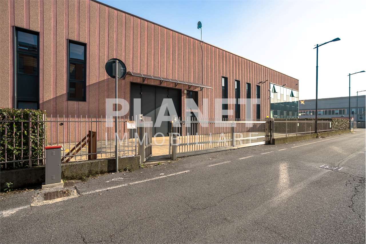 AFFITTO Capannone, Bernareggio, 3.750 Euro