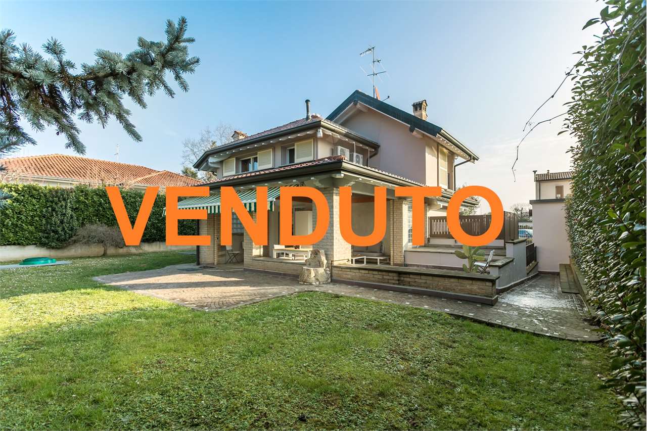 VENDITA Villa, Busnago, 450.000 Euro