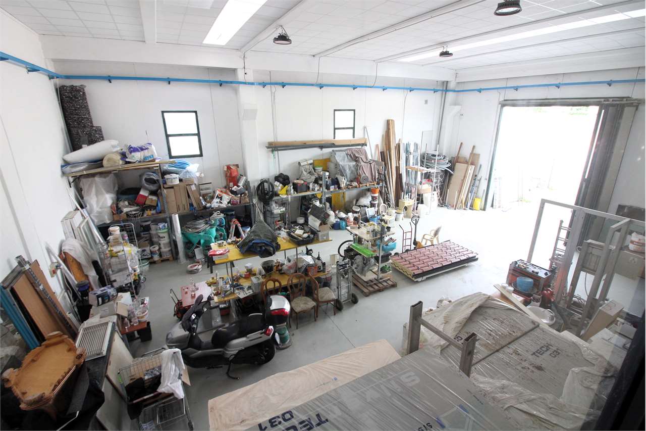 VENDITA Capannone, Roncello, 245.000 Euro