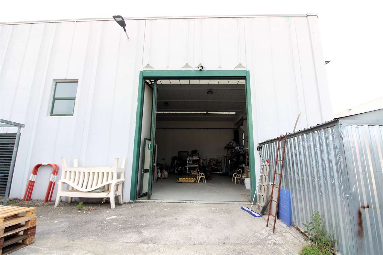 VENDITA Capannone, Roncello, 245.000 Euro