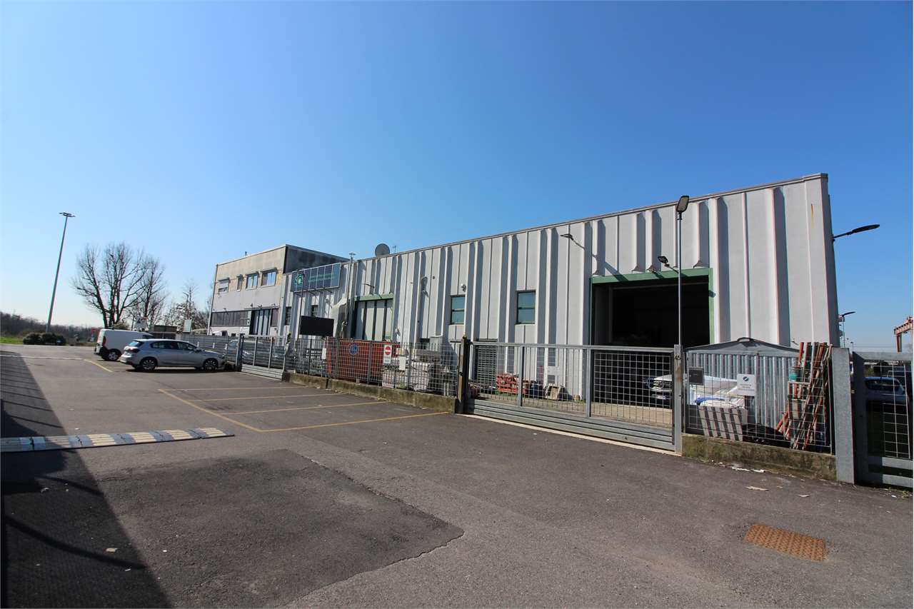 VENDITA Capannone, Roncello, 245.000 Euro