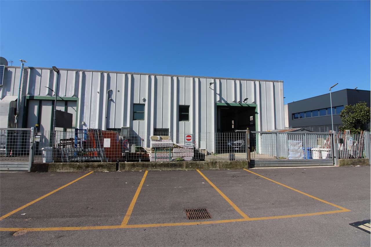 VENDITA Capannone, Roncello, 245.000 Euro