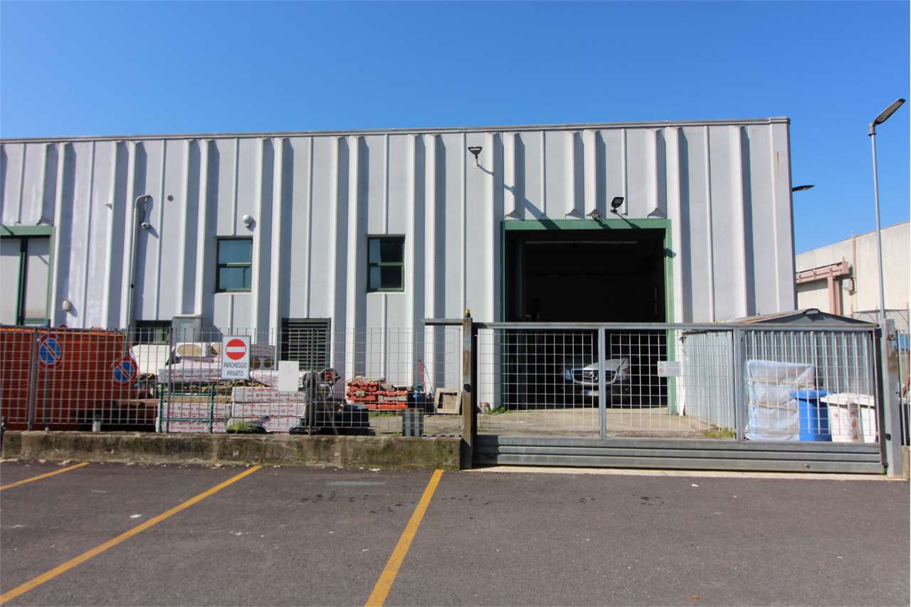 VENDITA Capannone, Roncello, 245.000 Euro