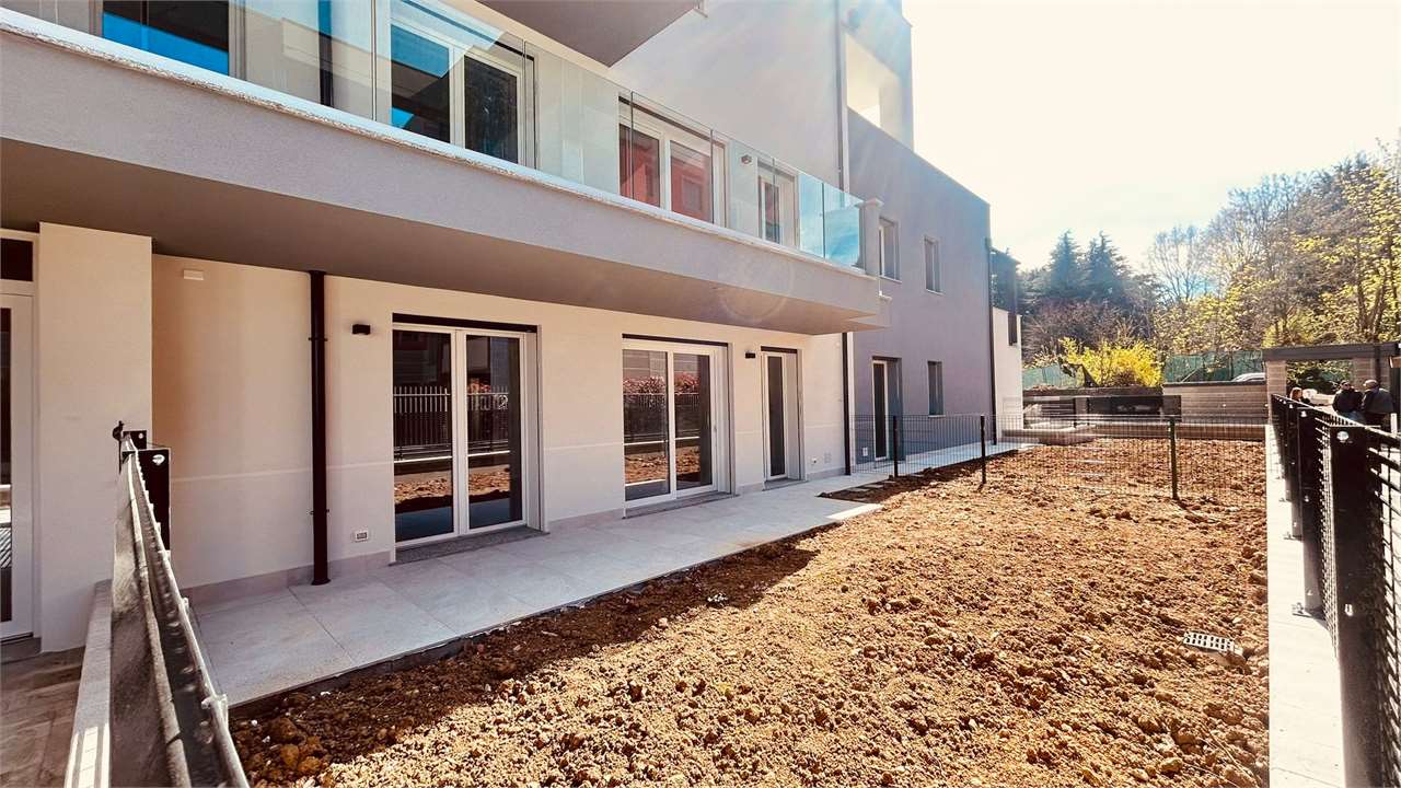 VENDITA 4 Locali, Vedano al Lambro, 350.000 Euro