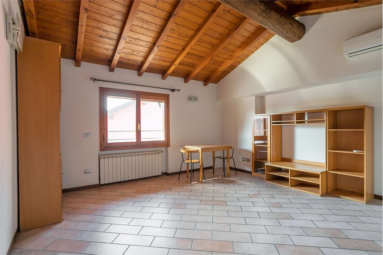 VENDITA 2 Locali, Trezzano Rosa, 85.000 Euro