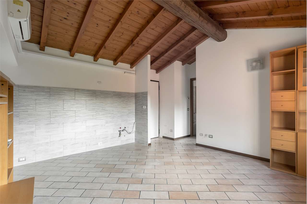 VENDITA 2 Locali, Trezzano Rosa, 85.000 Euro