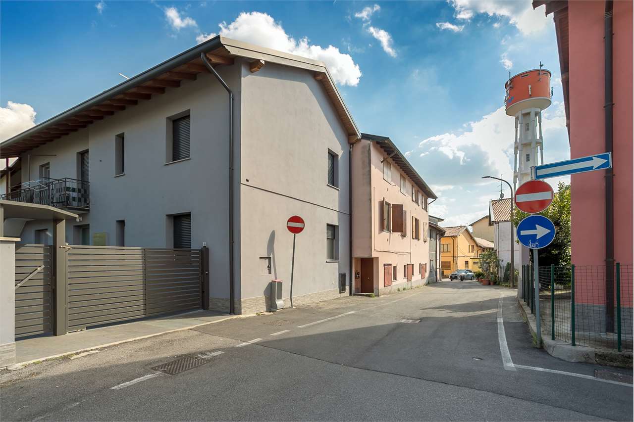 VENDITA 2 Locali, Trezzano Rosa, 85.000 Euro