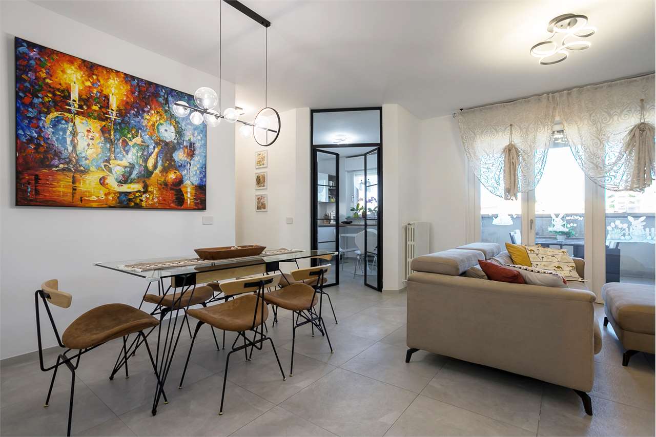VENDITA 3 Locali, Milano, 586.000 Euro