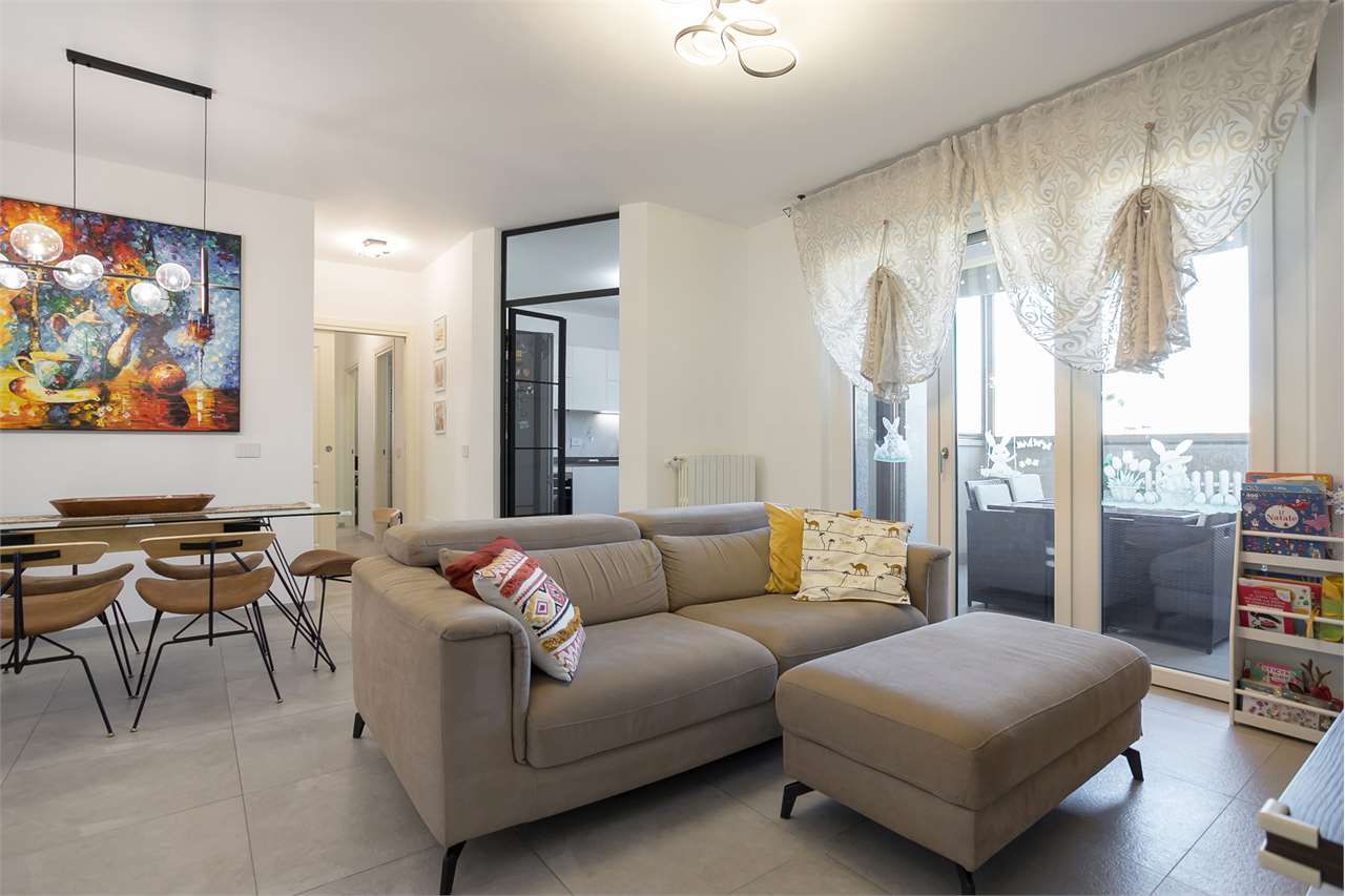 VENDITA 3 Locali, Milano, 586.000 Euro