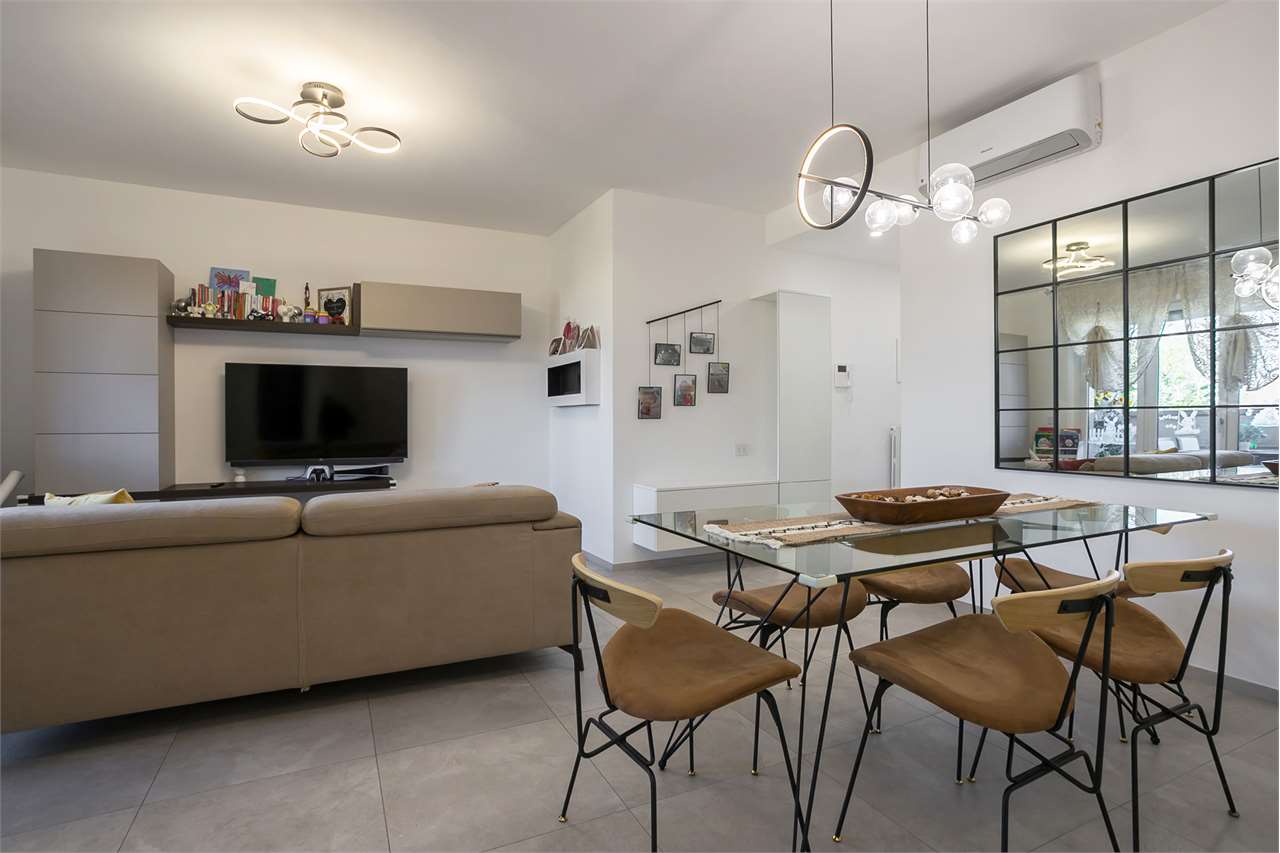 VENDITA 3 Locali, Milano, 586.000 Euro