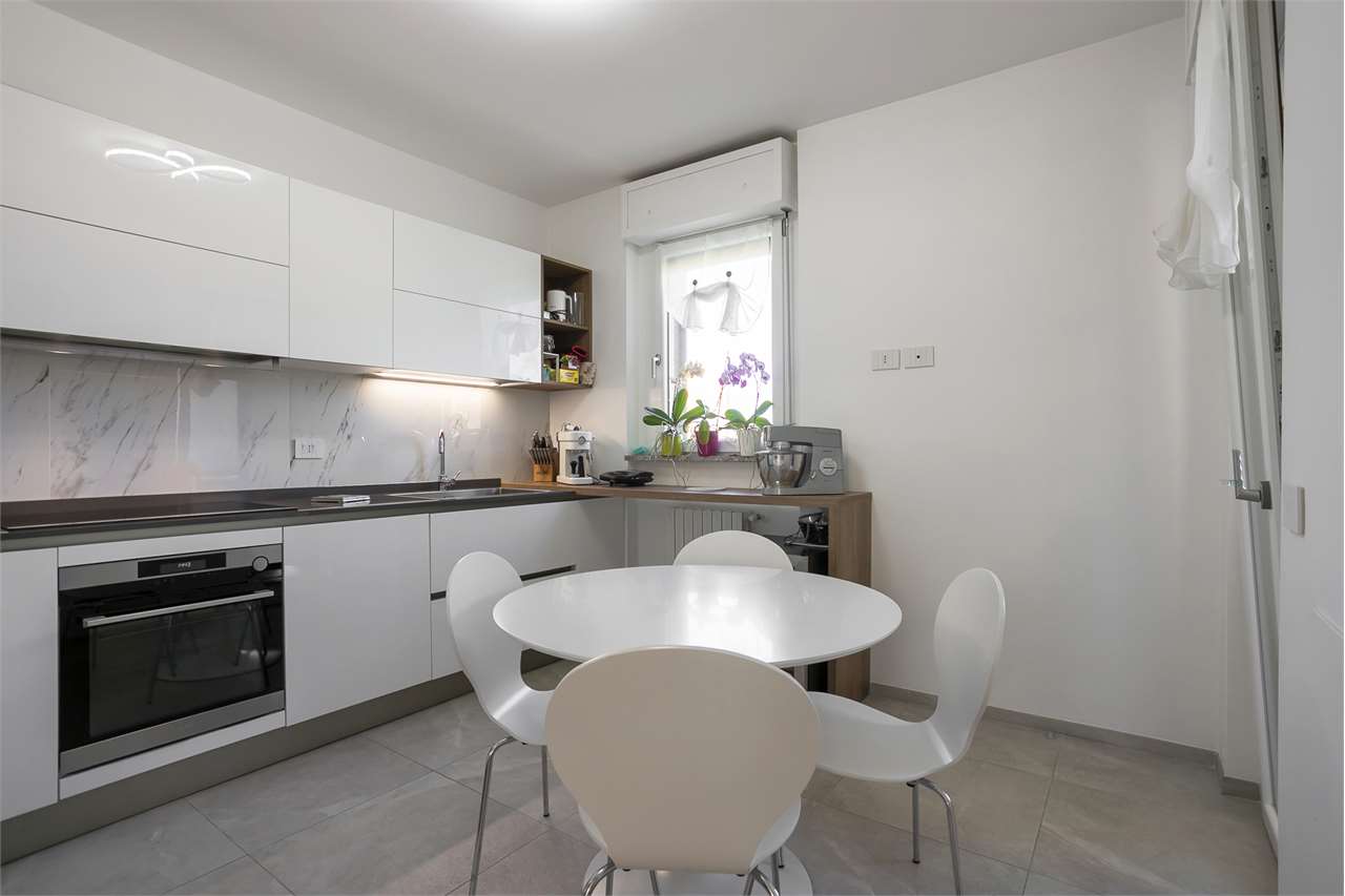 VENDITA 3 Locali, Milano, 586.000 Euro