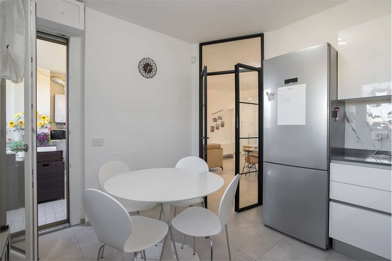 VENDITA 3 Locali, Milano, 586.000 Euro