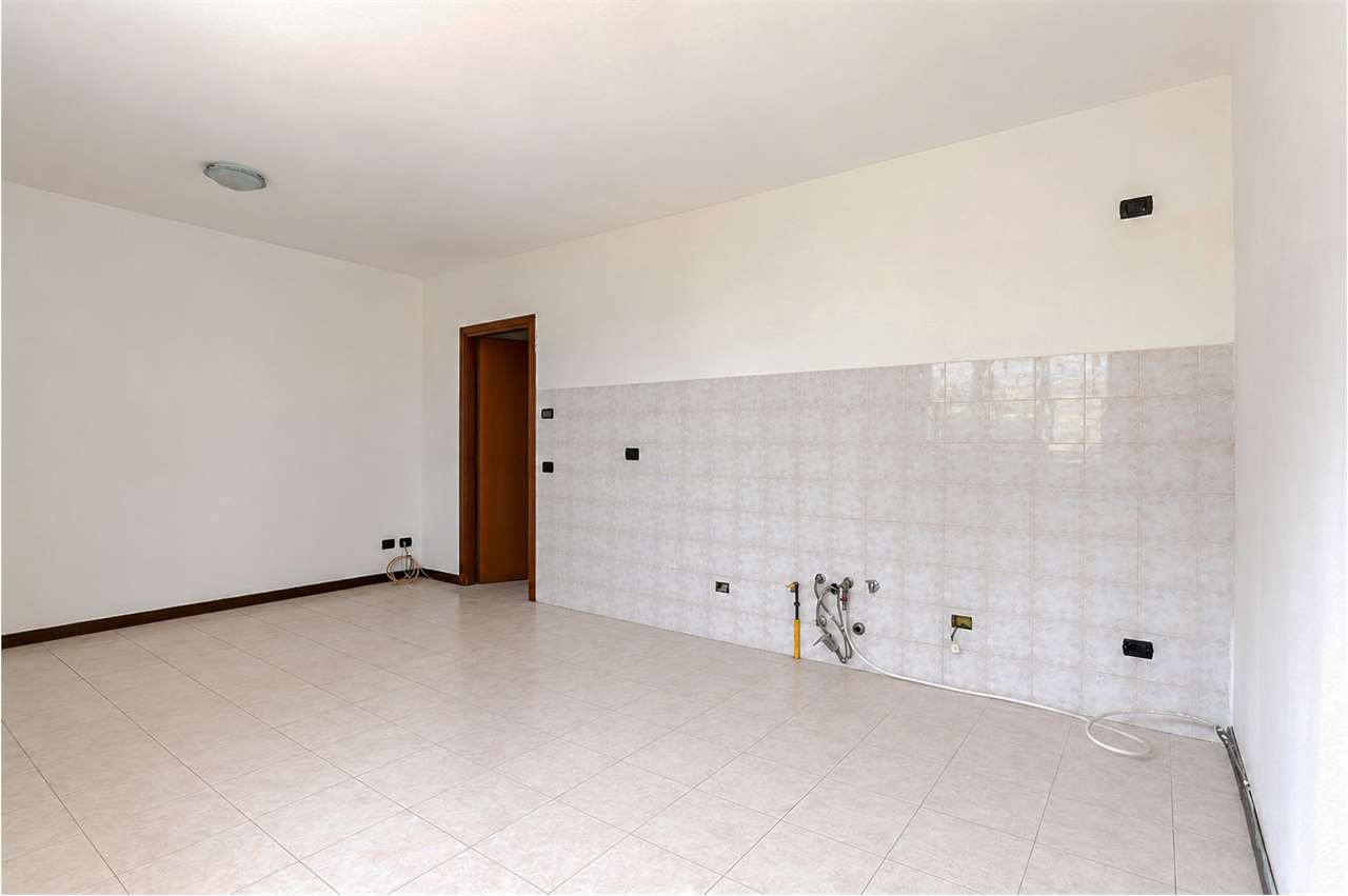 VENDITA 2 Locali, Brembate, 124.000 Euro