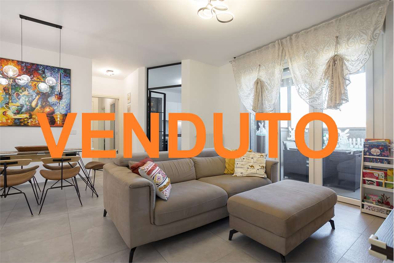VENDITA 3 Locali, Milano, 586.000 Euro