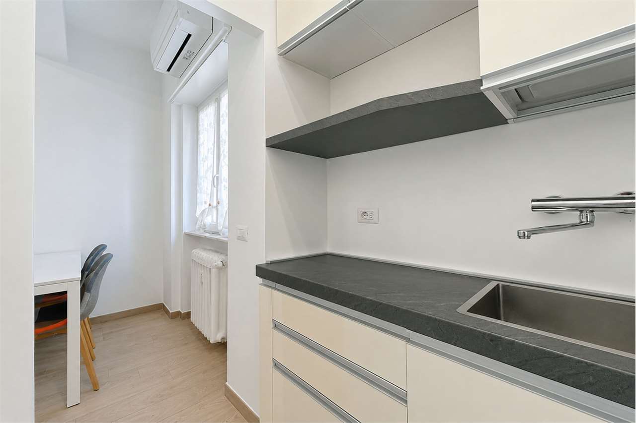 VENDITA 2 Locali, Milano, 319.000 Euro