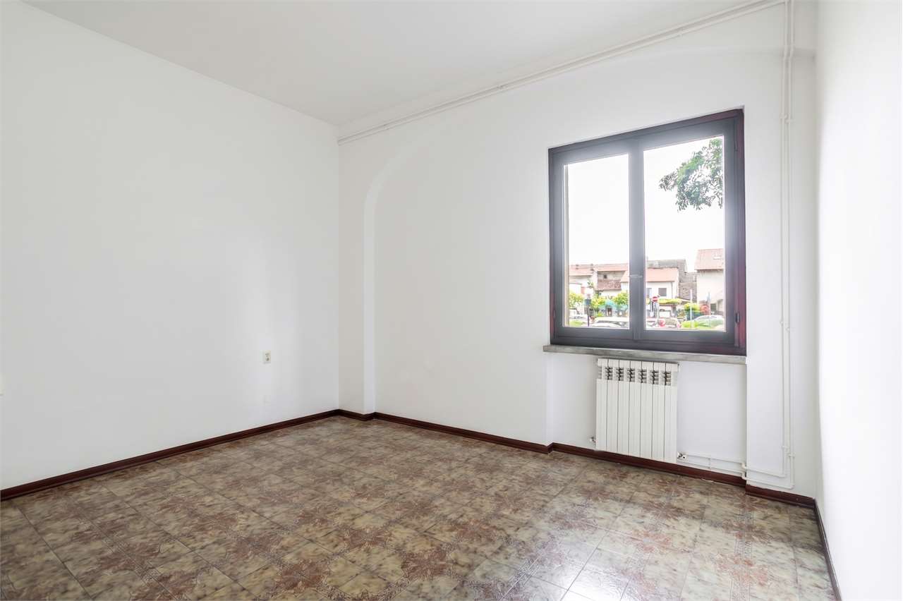 VENDITA 3 Locali, Brembate, 120.000 Euro