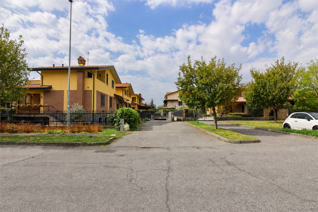 VENDITA Box, Trezzano Rosa, 23.000 Euro